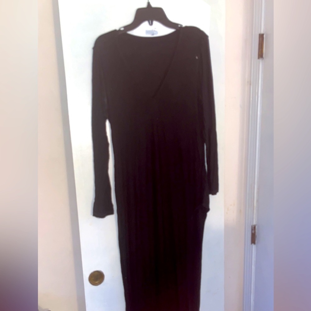 Longsleeve black high slit dress